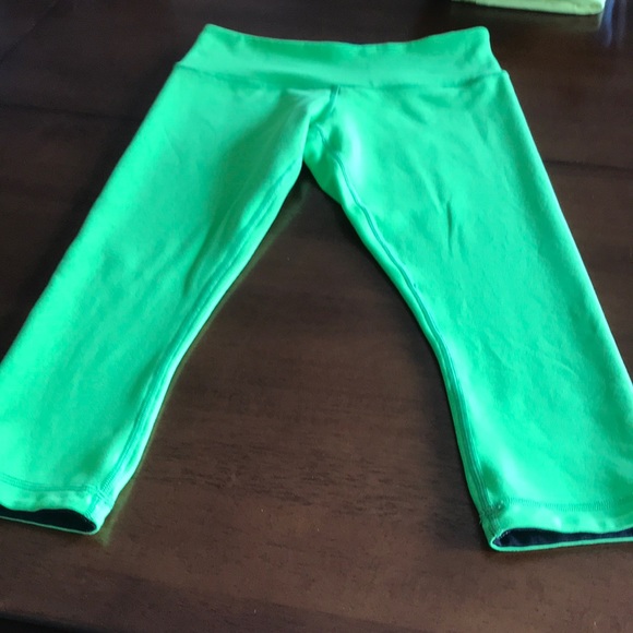 Lululemon wunder under crop (reversible) - Picture 1 of 3